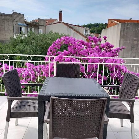 Apartment Mladen Χβαρ Εξωτερικό φωτογραφία