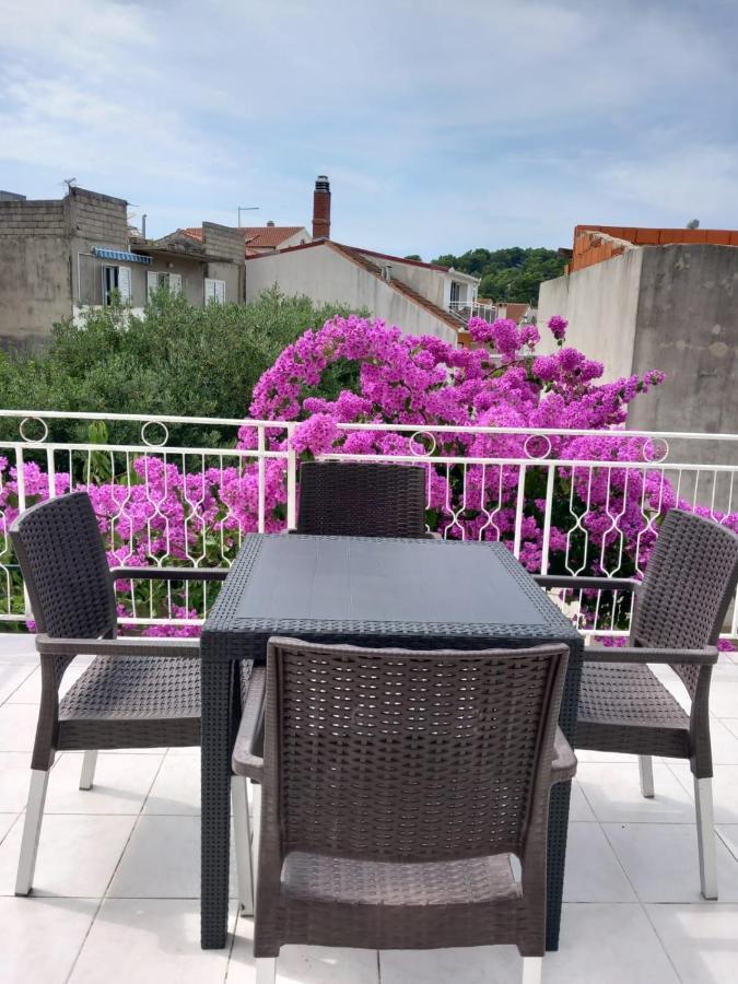 Apartment Mladen Χβαρ Εξωτερικό φωτογραφία